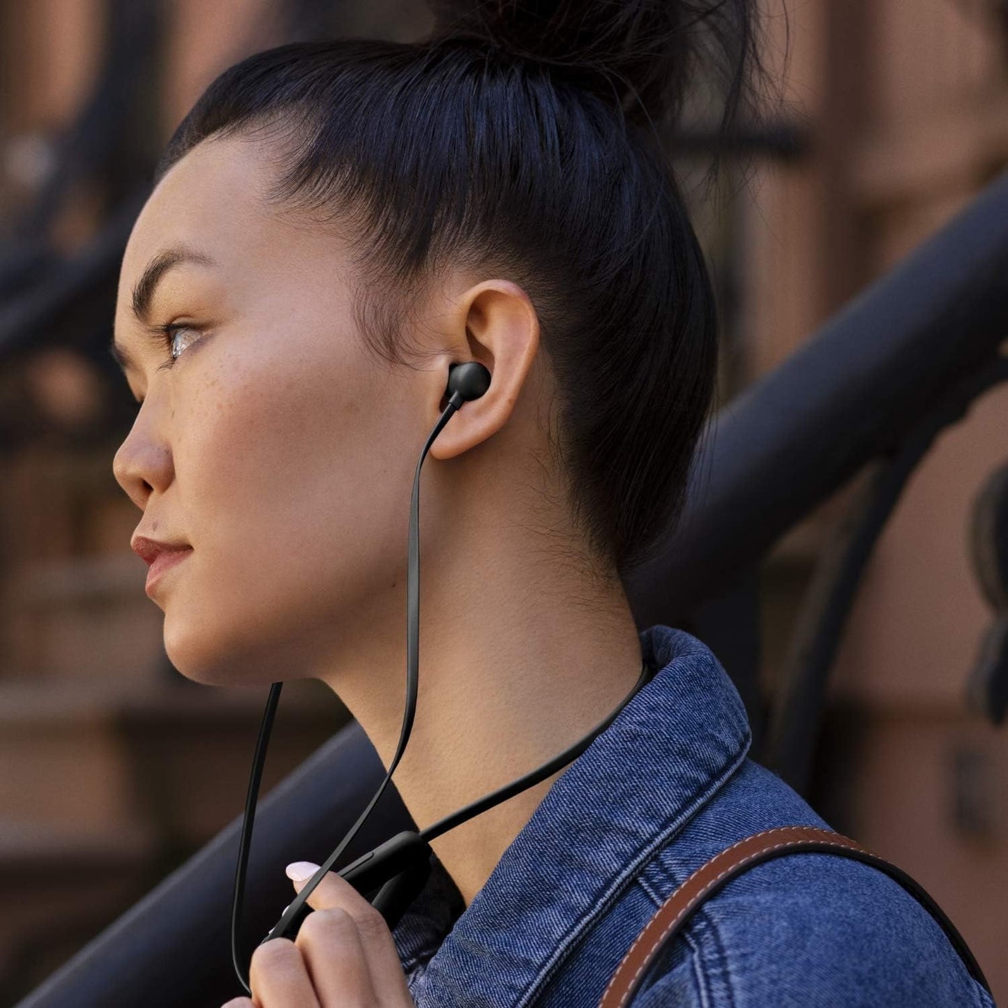 Wireless Magnetic Neckband Earbuds, Equipped with Advanced Wireless Chip, Class 1 Bluetooth Connection, Up to 12 Hours Playback Time, Built-in Microphone for Clear Calls, Classic Black